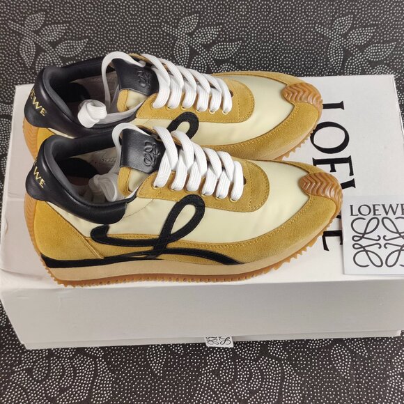 NWB Loewe Flow Runner Sneakers